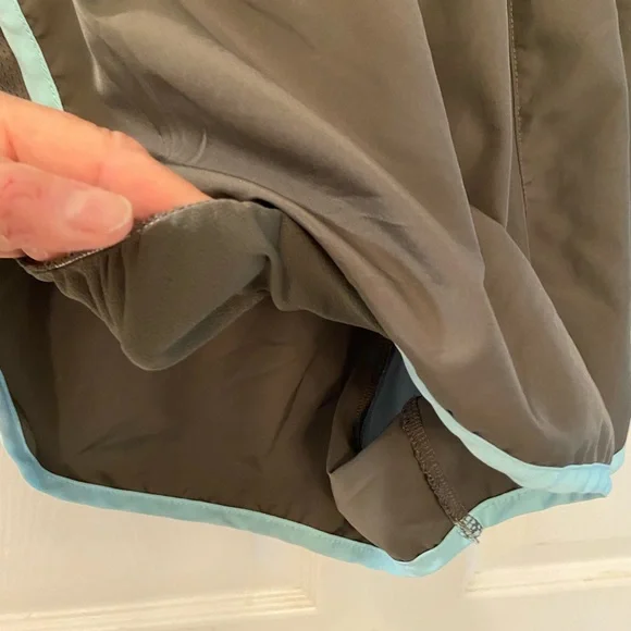 Nike Women's Athletic running track Olive Green with Blue Trim shirts,size 8 - Picture 2 of 8